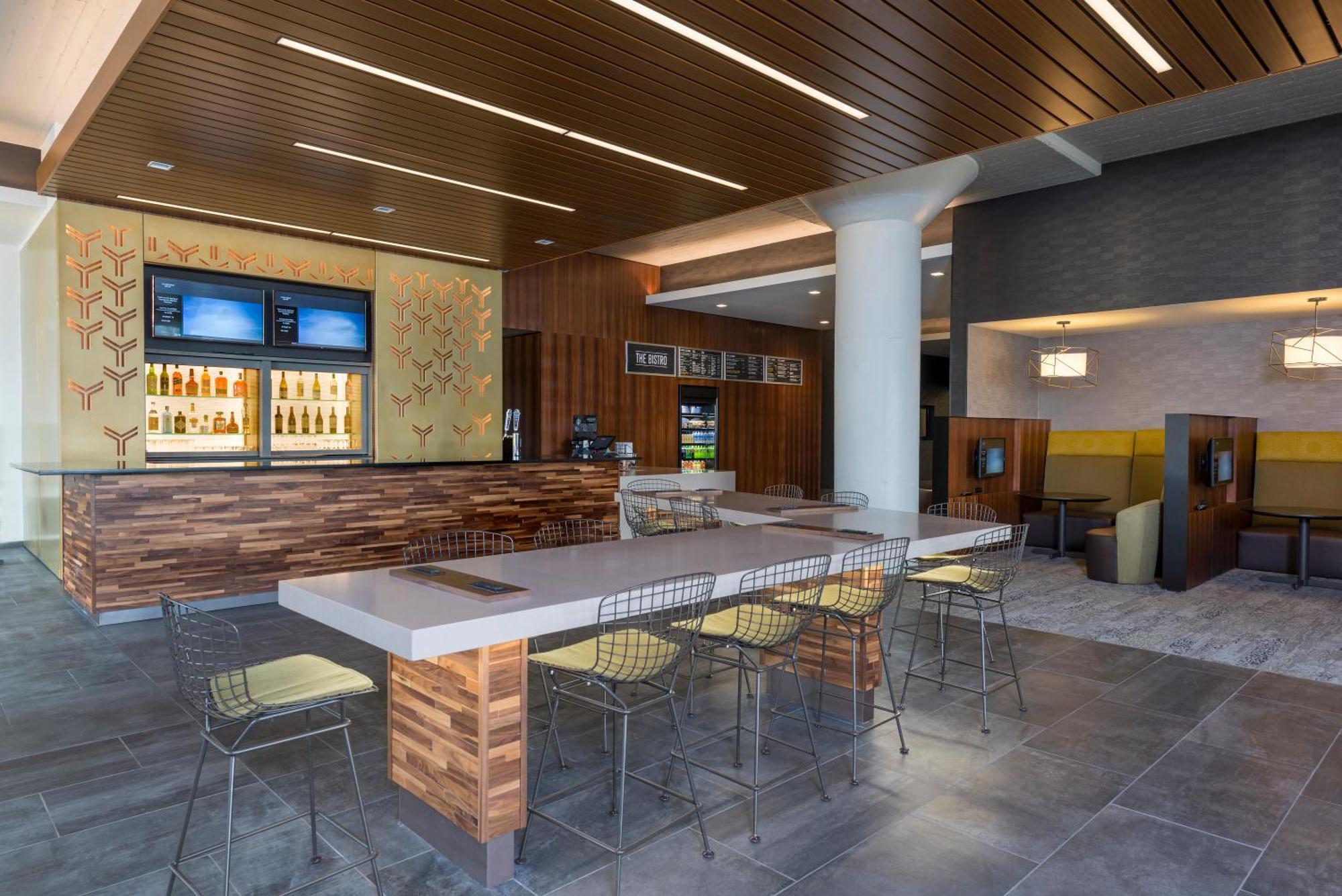 Courtyard By Marriott Waterloo Cedar Falls Exterior photo